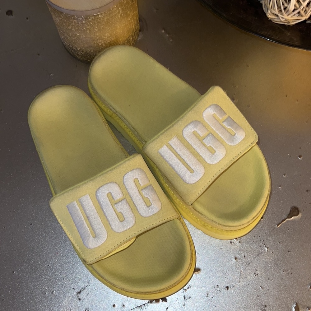 Ugg Slides! - image 4